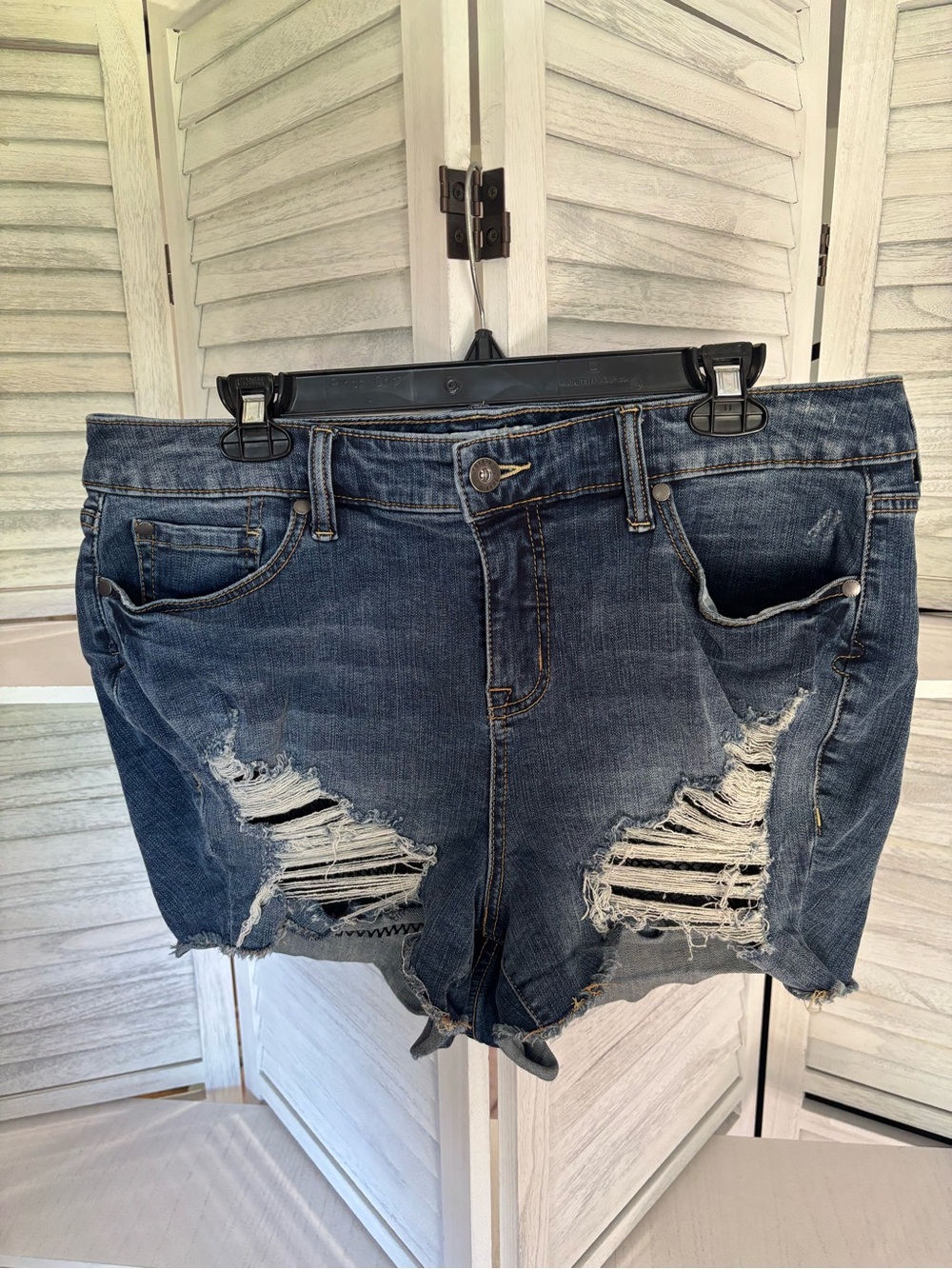 Torrid Distressed Denim Cutoff Shorts Women’s 18 Plus Size